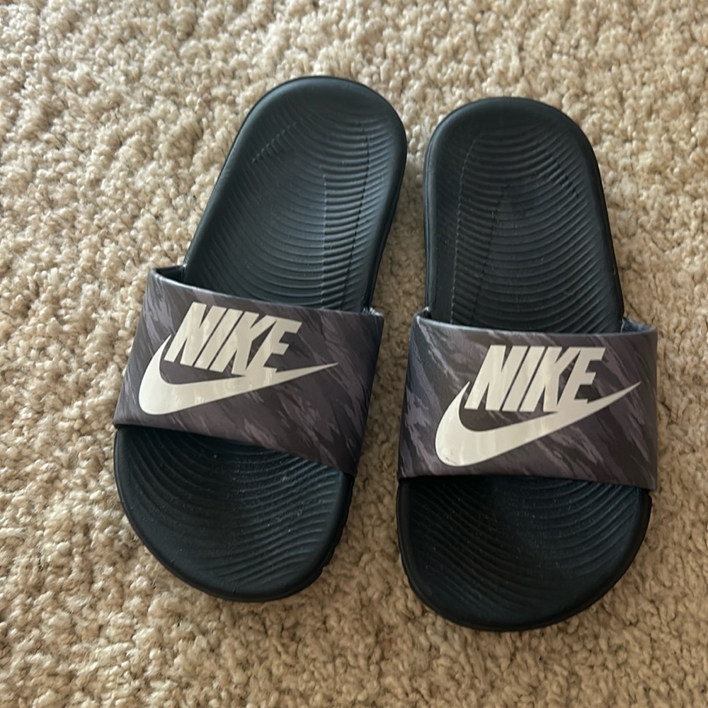 Comfortable Slides for kids. Use at the beach or after soccer practice.